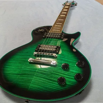 Tumši zaļa 6-stīgu elektriskā ģitāra ir labi justies un skaņas kvalitāti. To var izdarīt, kad tas ir nosūtīts mājās.