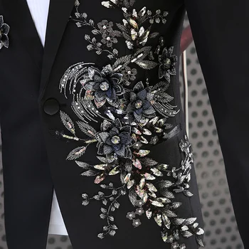 Modes Vīrieši Melnos Uzvalkos Vizuļi Ziedu Izšuvumi Žakete, Bikses Kopa Vīriešu Dziedātāja Skatuves Kostīmu Svinēt Vakara Tērpu