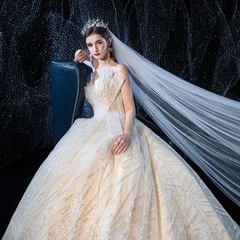 Zvaigžņu debesis galvenais kāzu kleitu 2020 
