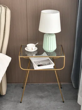 Ziemeļvalstu vienkārša kafijas galda dzīvojamā istabā, mūsdienu gaismas luksusa dubultā slāņa naktsgaldiņš modes zelta rūdīta stikla ar plauktiņu