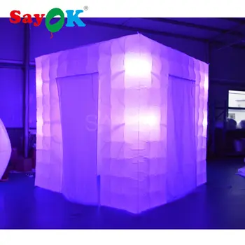 Lēti krāsains 8 pēdu kvadrātveida kāzu led piepūšamās photobooth piepūšamās cube telts ar GBR spuldzes ar 2 durvis, kas veras