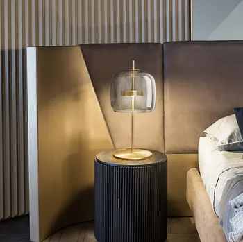 Ziemeļeiropā vienkārši radoši galda lampas guļamistabas studiju dzīvojamā istaba gaismas luksusa dekoratīvā galda lampa stikla modernās galda lampas
