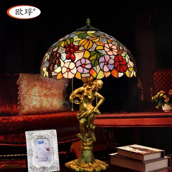 Tiffany krāsains stikls vīnogu galda lampa, viesistaba, ēdamistaba, guļamistaba gultas galda lampa Amerikas Pastorālo lampas