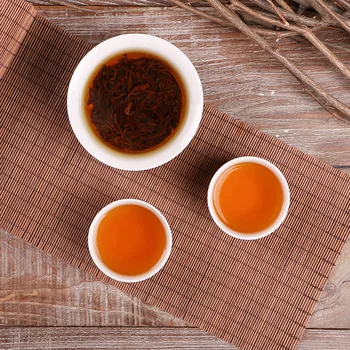 Ķīnas Zhengshanxiaozhong Zheng shan zhong xiao melnā tēja lapsang souchong 30 maisiņus Augstas kvalitātes