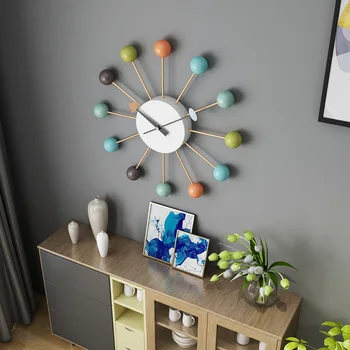 Vienkāršs un moderns mājas atmosfēras pulkstenis radošo mākslu tendence dzīvojamā istaba pulkstenis personība modes sienas pulkstenis karājas apdare