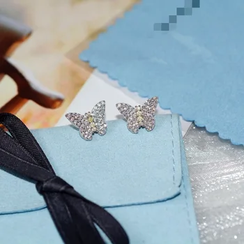 S925 sudraba inkrustēts pilna dimanta AAAAA zircon mini tauriņš auskari vienkāršu un mazu sieviešu kāzu rotaslietas
